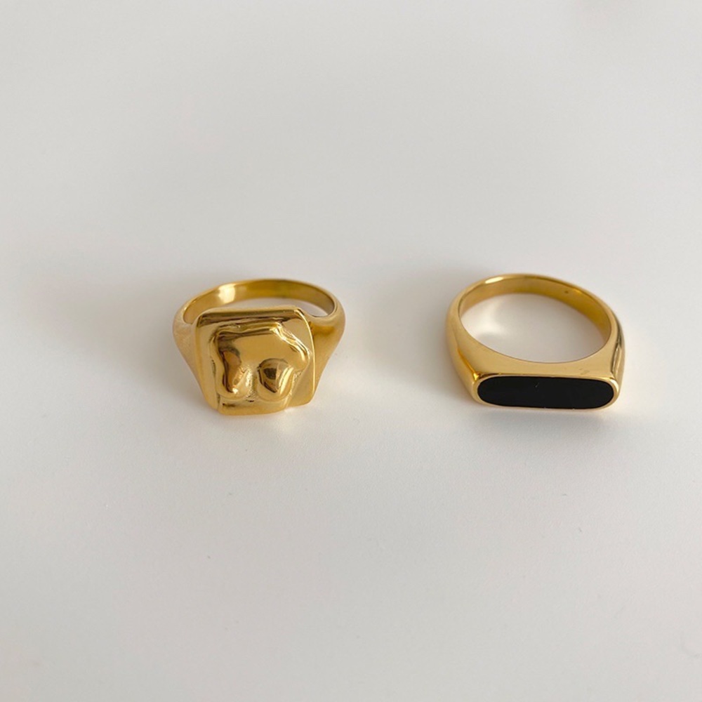 Silhouette signet ring, gold signet ring, stacking gold ring, square band ring